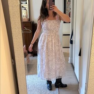 Wilfred Aritzia Light Birch Smocked Dress